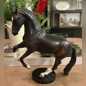 Breyer Valegro